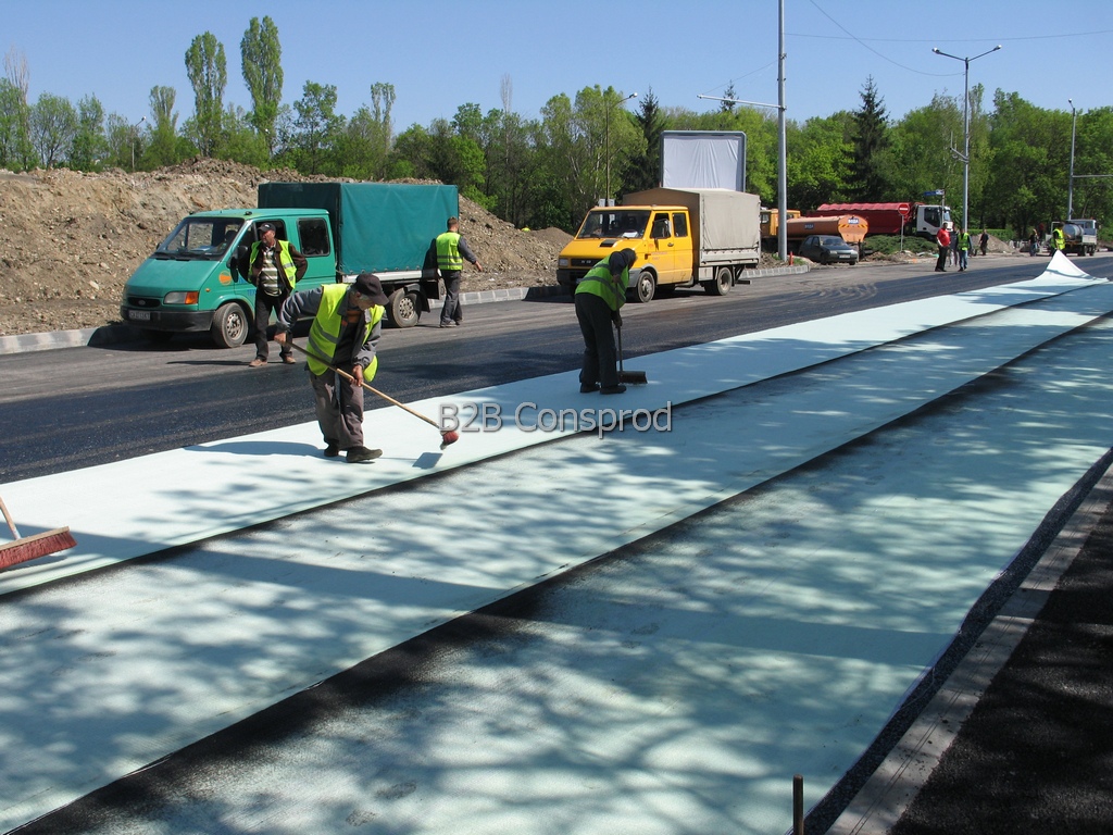 Geotextile with Anti-Fracture and Barrier role